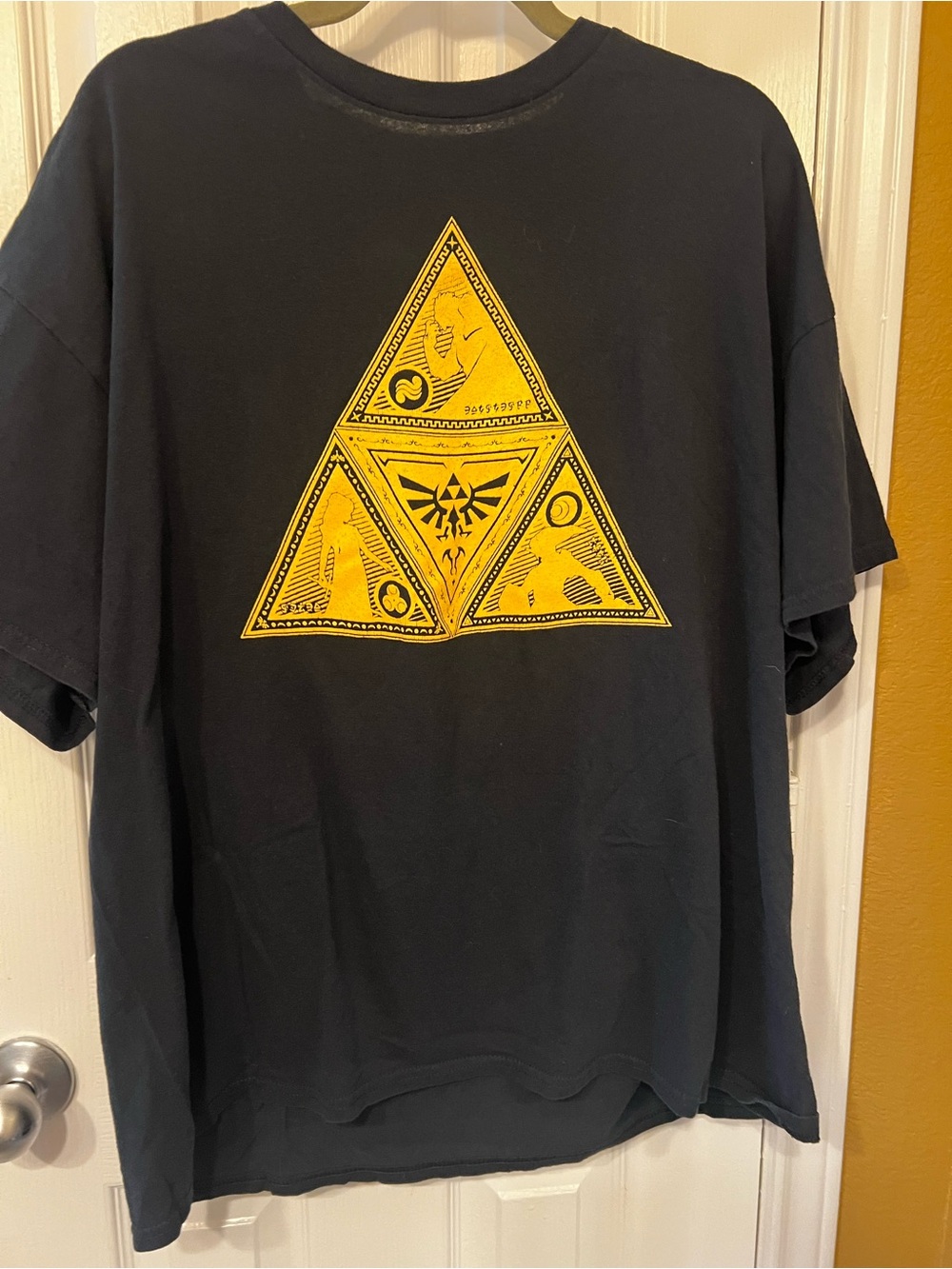 The Legend of Zelda Nintendo Triforce Graphic T-Shirt Black 2XL XXL